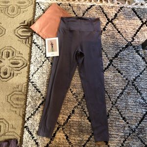 Girlfriend Collective Signature Legging